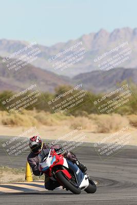 media/Nov-16-2025-Race Pace (Sun) [[8c5fa54630]]/Non Verified Riders (1st 20 Minutes)/2-Turn 10 (1010am)/